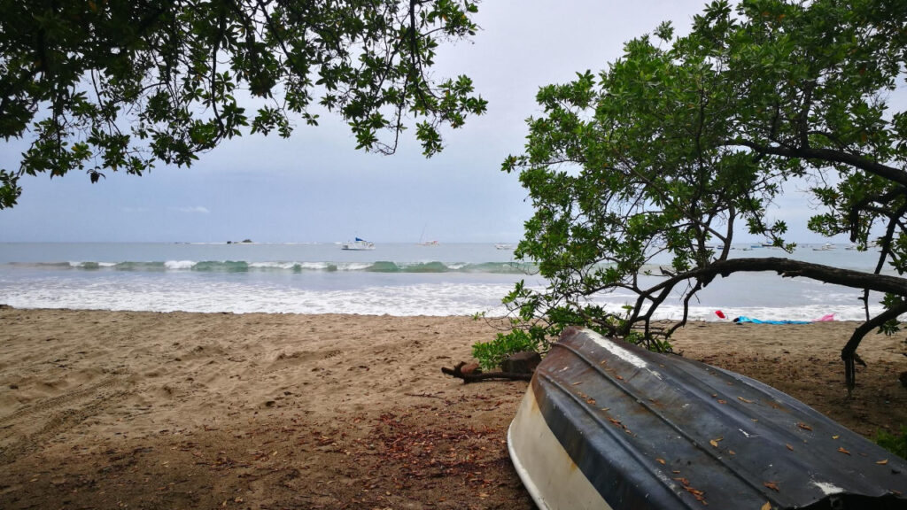 beachfront-hotel-awa-2